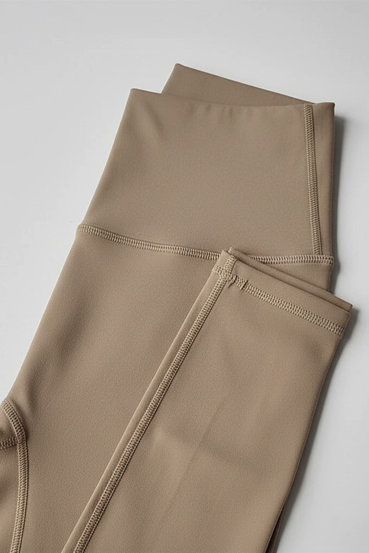 2-piece seamless yoga set, close-up fabric detail.