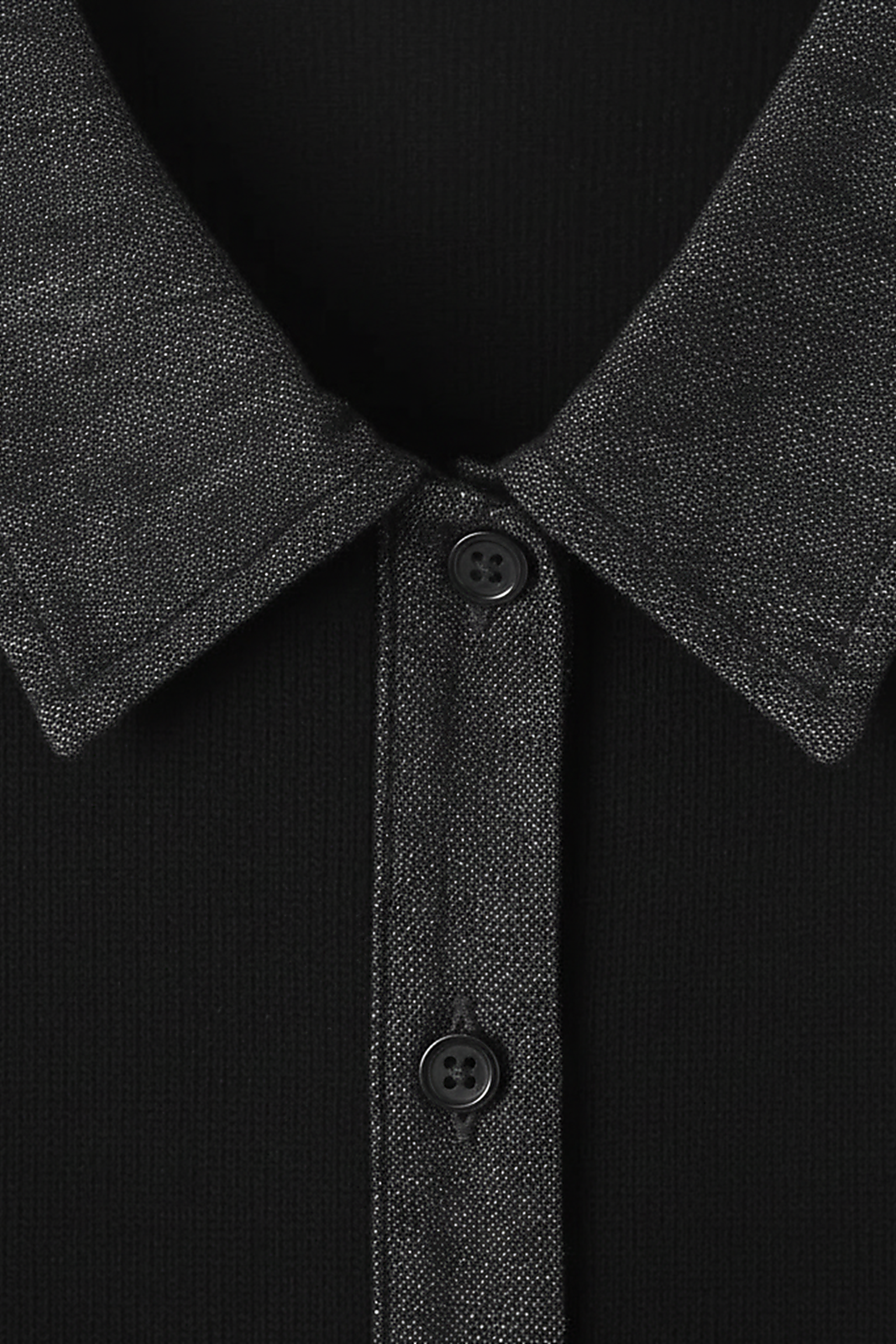 Sleeveless maxi dress. Detail of denim collar and neckline.