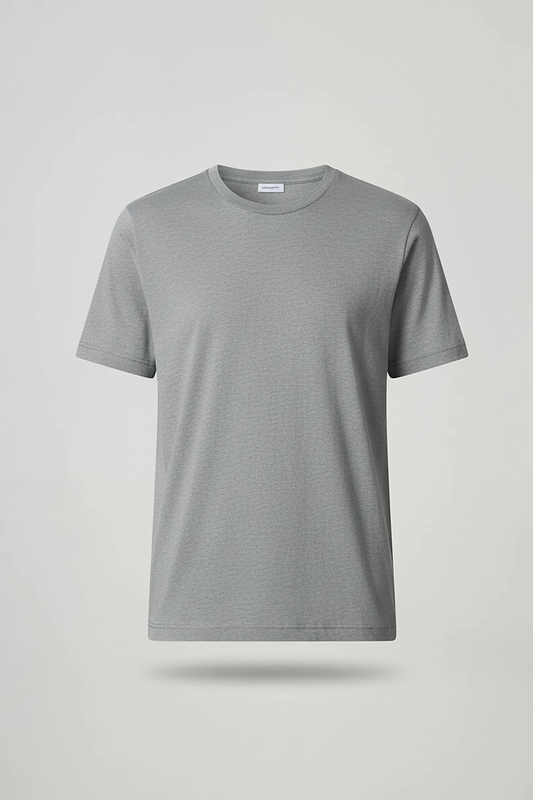 Solid color T-shirt, sleeve detail.