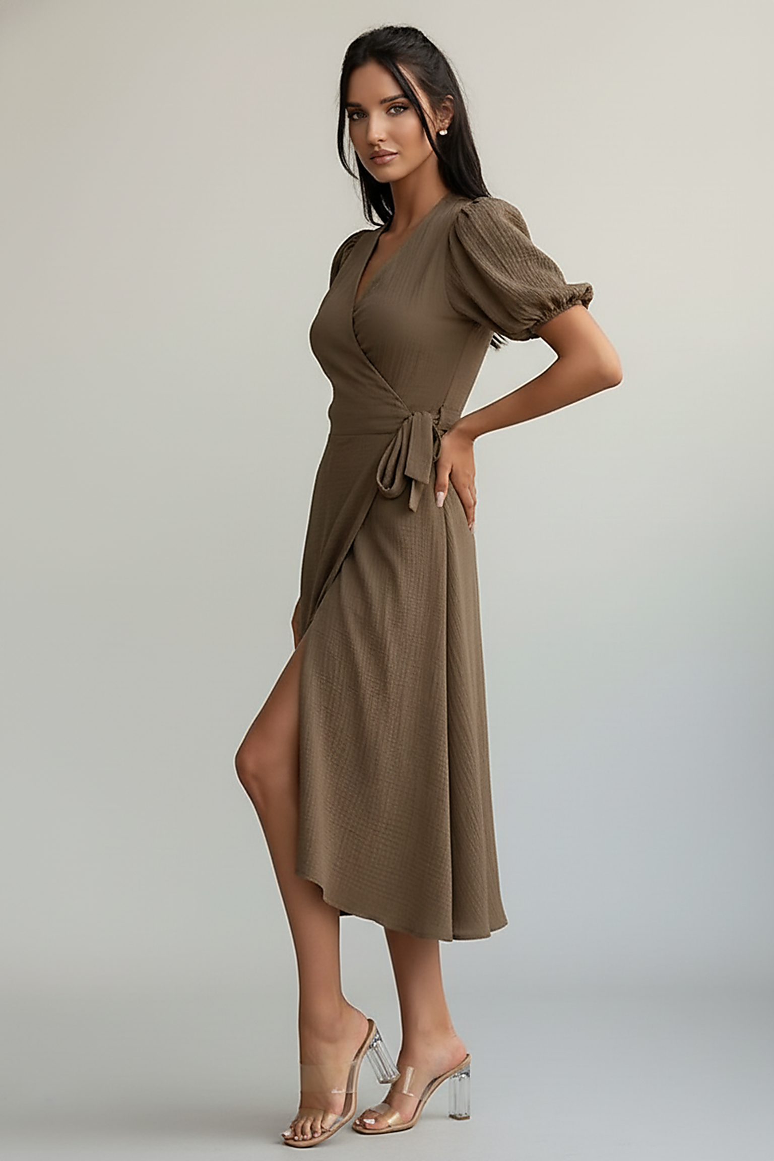 Floral print midi dress, fabric detail.