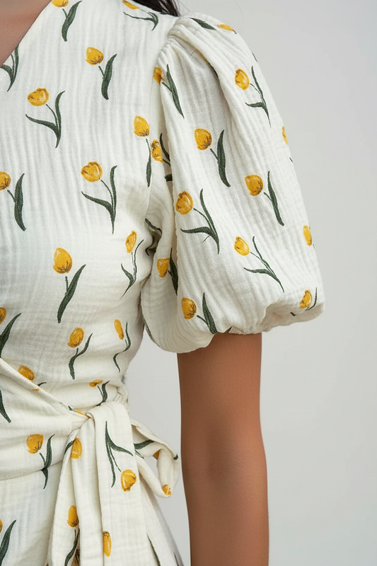 Floral print midi dress, fabric detail.