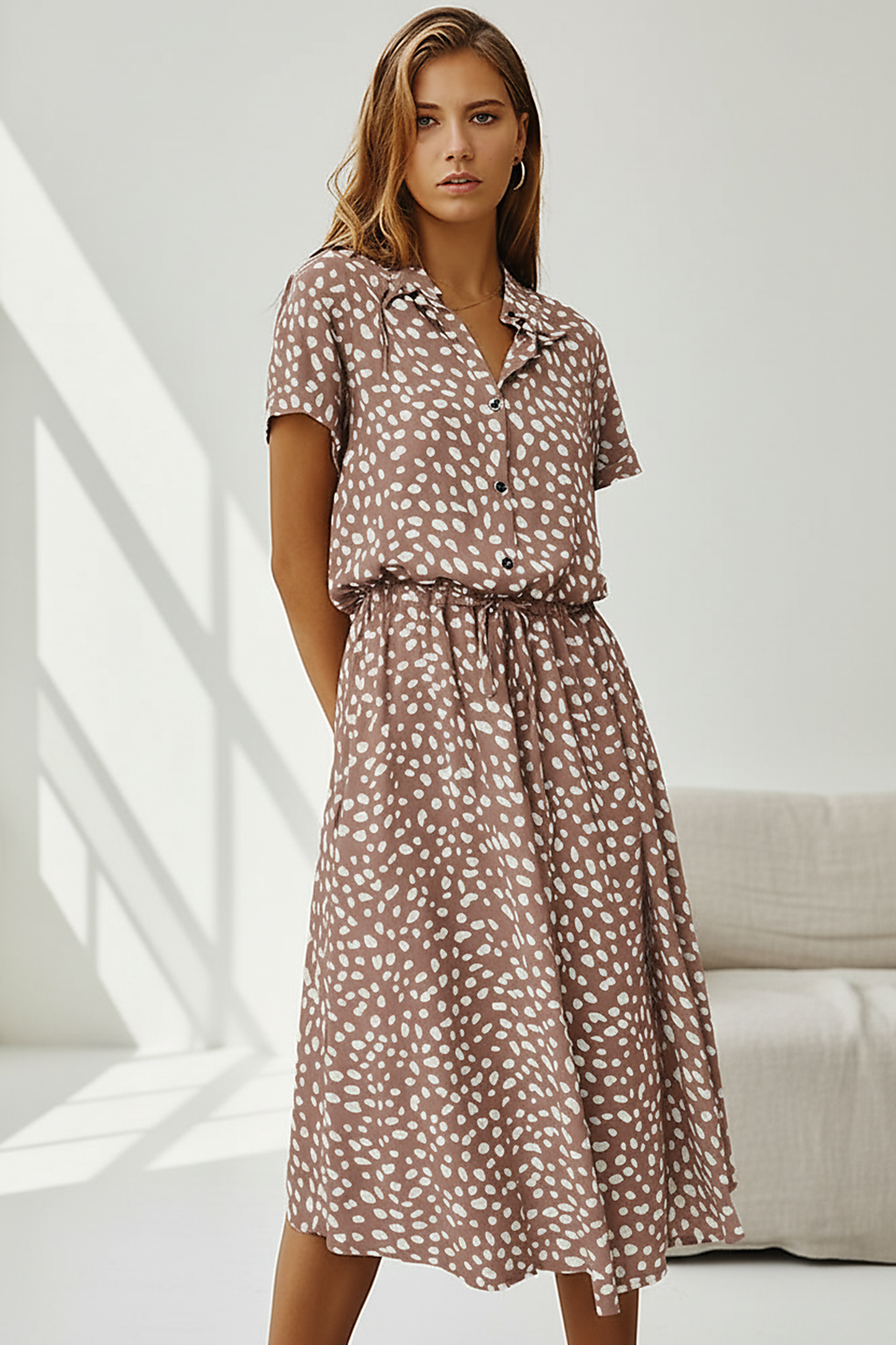 Vintage floral print dress, sleeve detail.